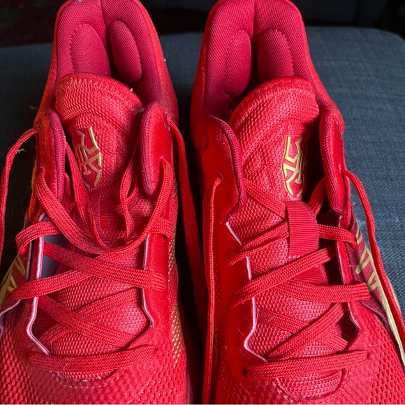 Adidas D.O.N.Issue 1 Marvel SpiderMan Red Basketball Shoes Men's Size 9.5 - Picture 3 of 8